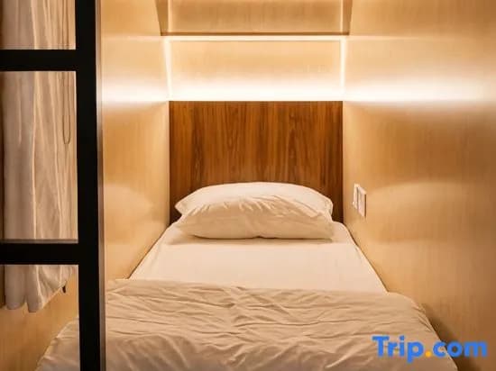 WeStay Capsule Hostel - photo 1