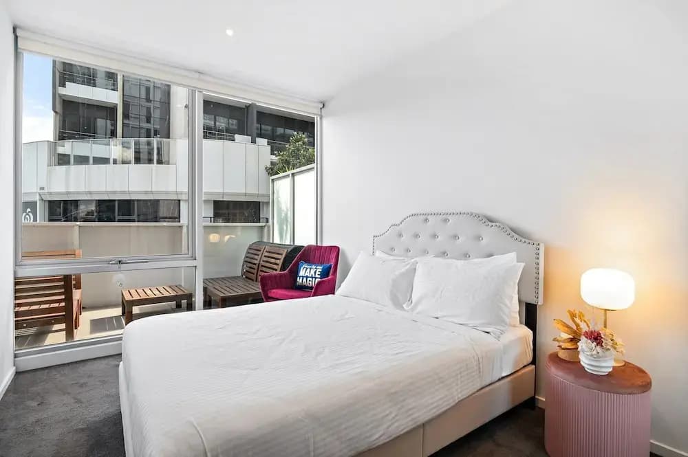 Bright 2-bed Home With Secure Parking - photo 5