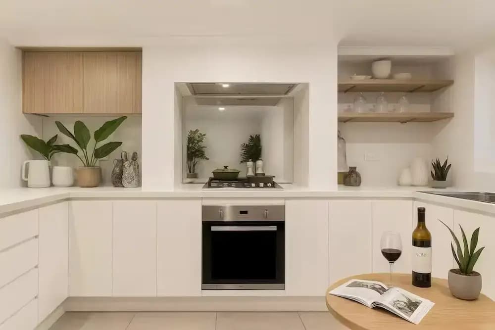 Stylish 4BR City Retreat - photo 10