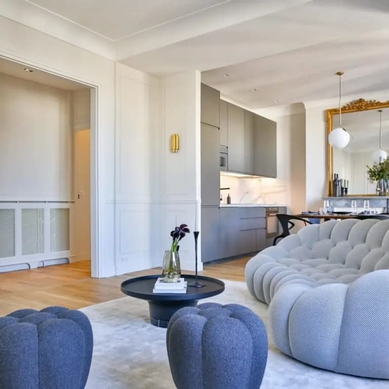 Design Passy Terrace 2 Bedroom Apt With Balcony in Paris - photo 3