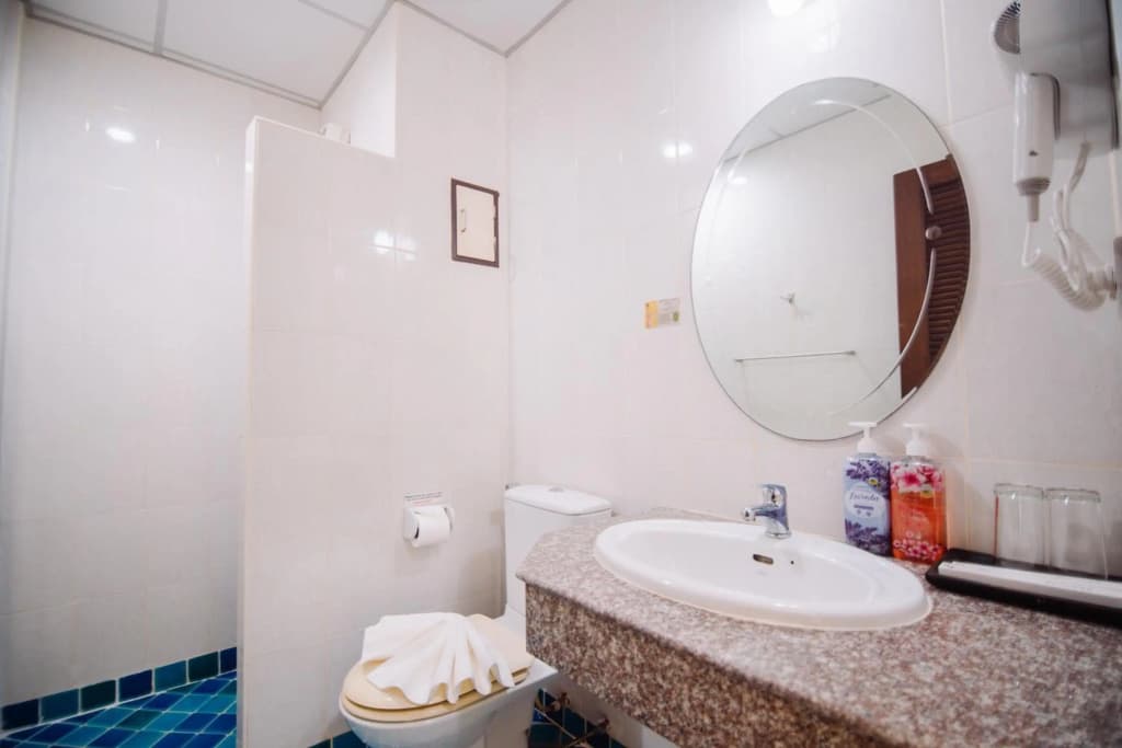 Patong Beach Side Hotel - photo 44