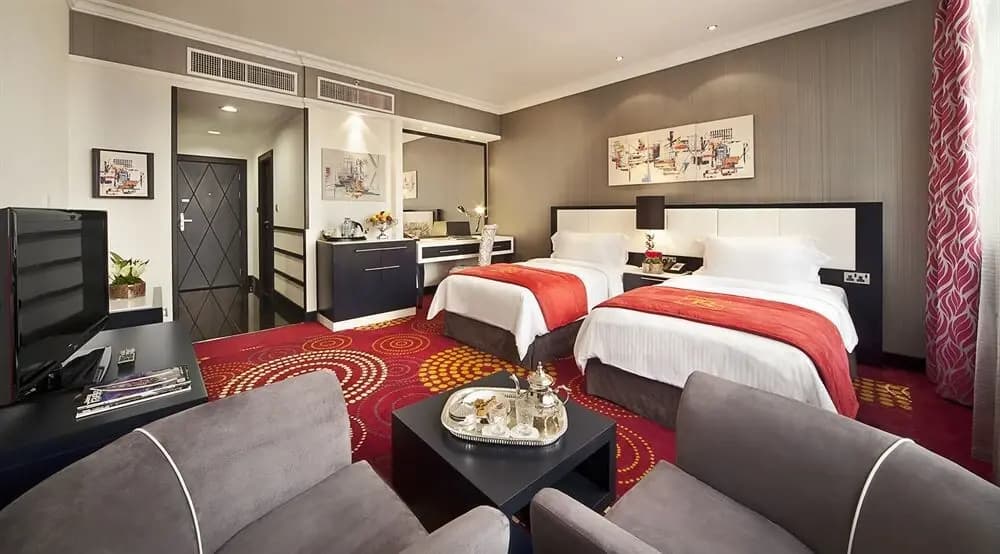 The Royal Hotel - photo 3
