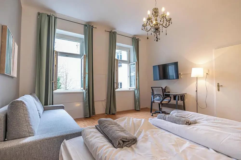 Luxury Flat with Access to Danube - photo 1
