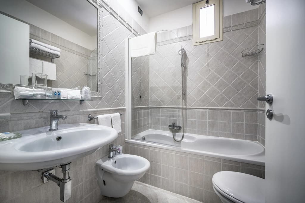 Varese Roma Hotel - photo 9