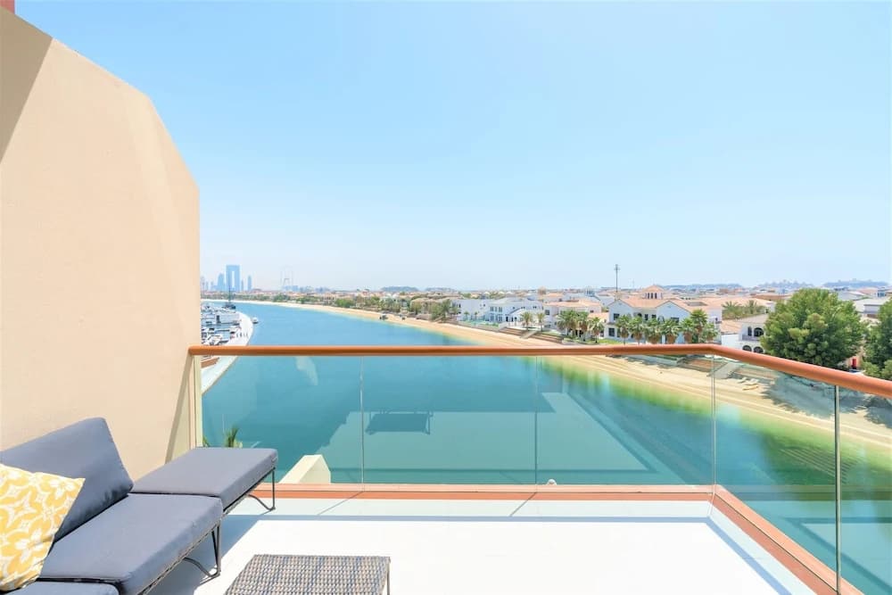 Luxurious Studio With Breath-taking Palm Views - photo 12