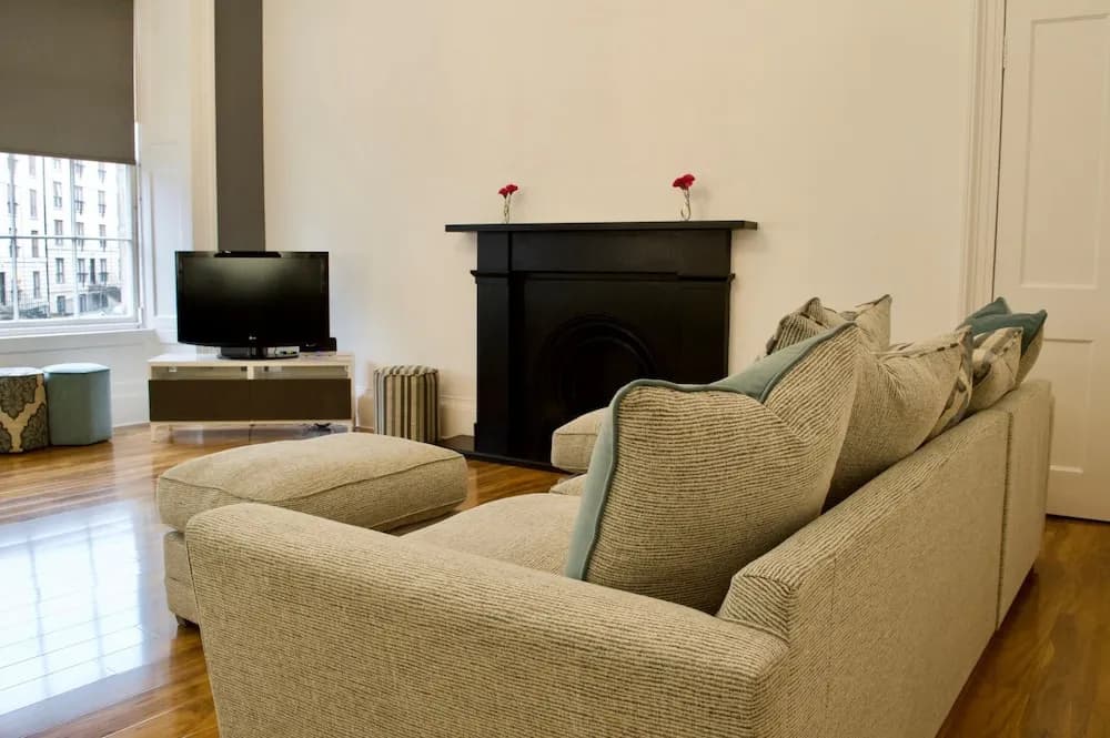 Modern Stockbridge Flat - photo 5