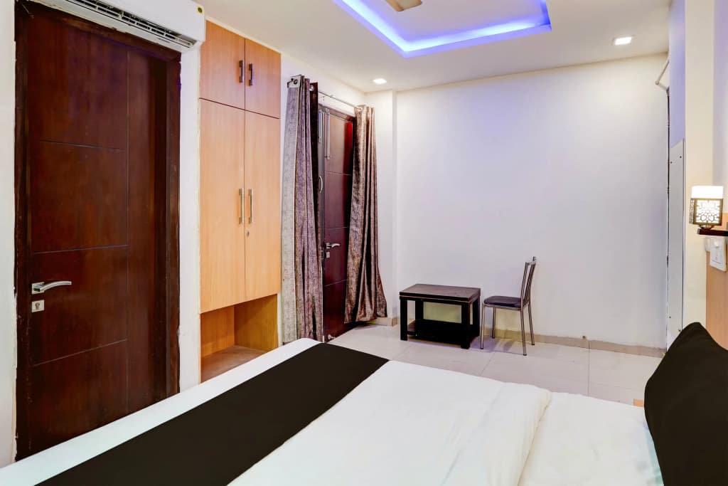 OYO 70849 Hotel Sarvasa Residency - photo 13