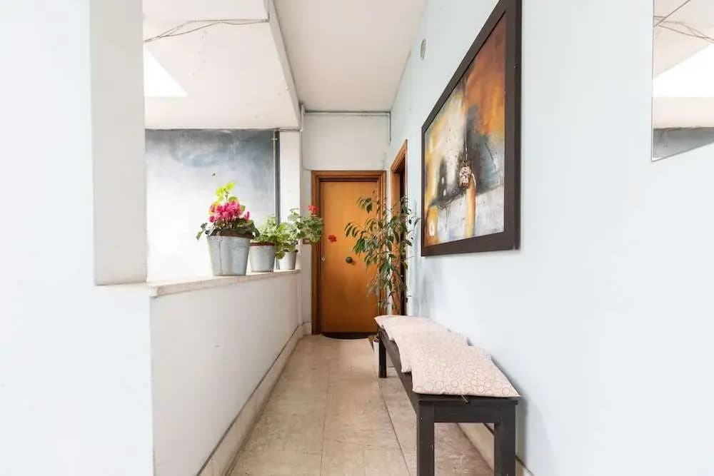 Lambertone Suburban House - photo 9