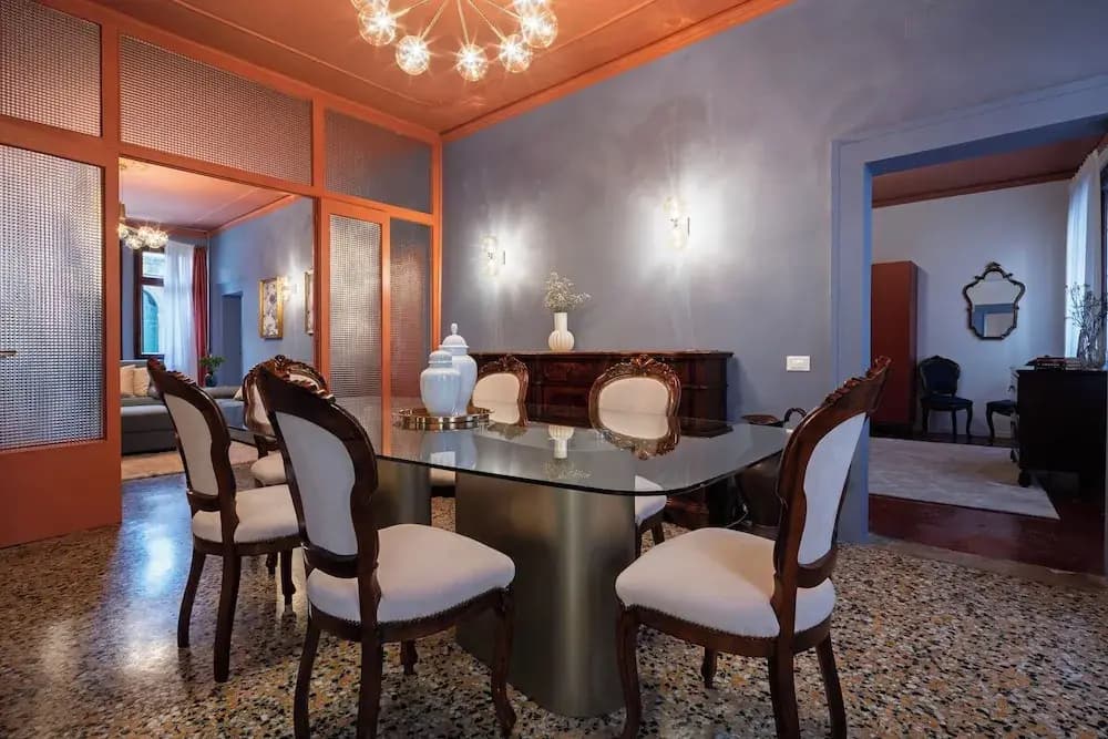 The Arsenal Large Apartment - photo 9