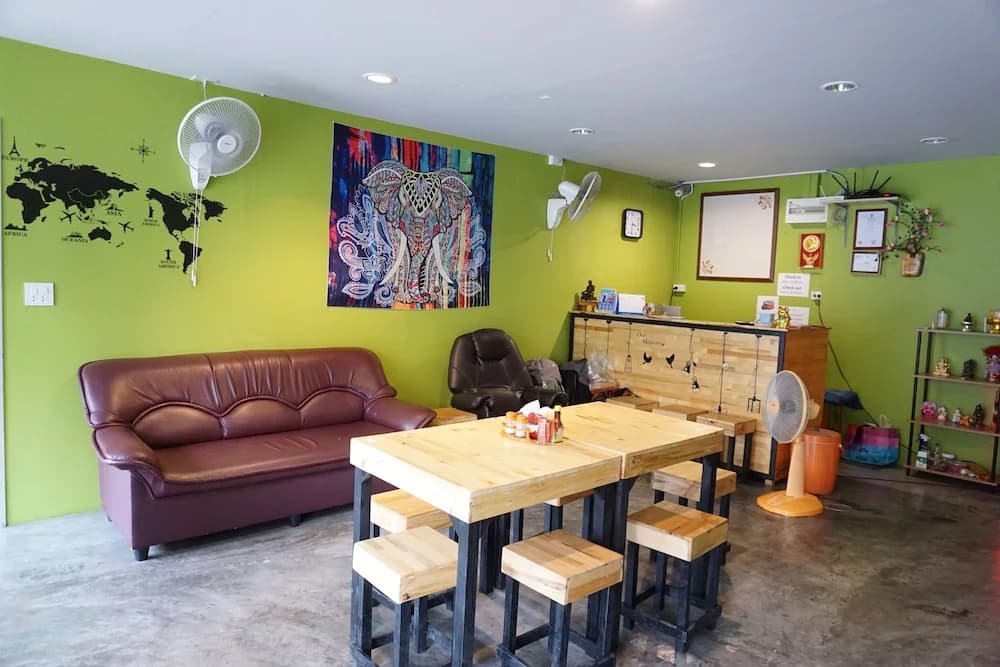 OYO 730 Meedee Hostel - photo 15
