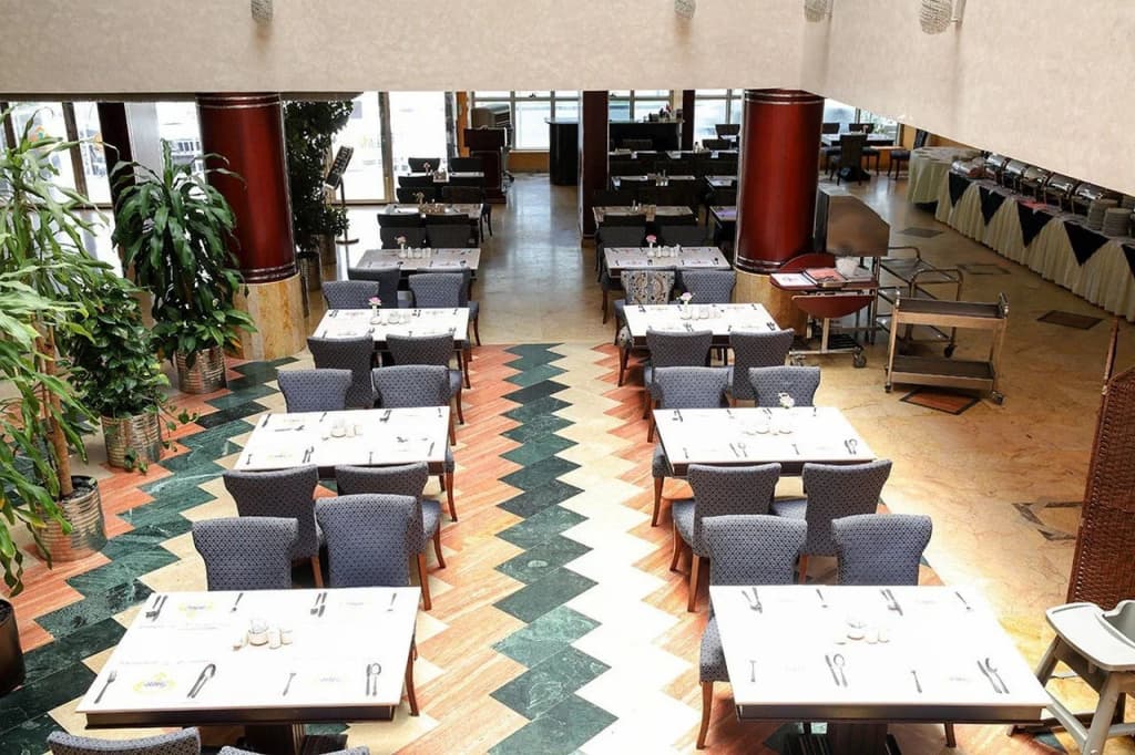 Al Bustan Hotel - photo 17