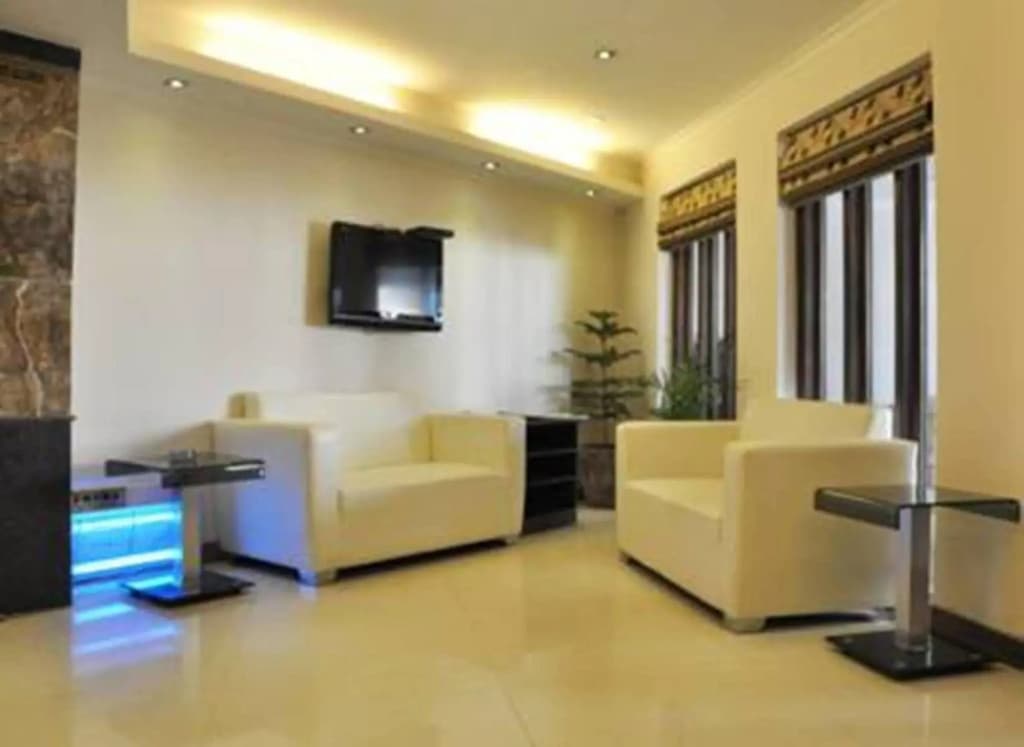 Hotel Metro Tower - photo 2