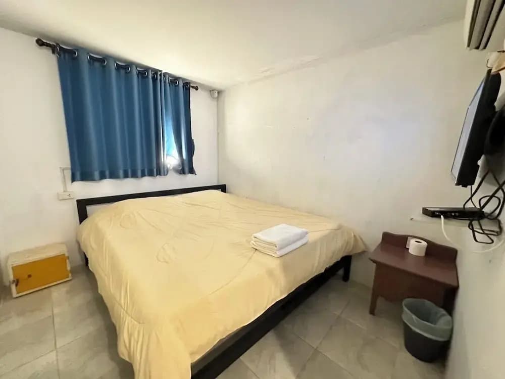 OYO 75472 GOTUM Hostel 2 & Money Exchange - photo 5