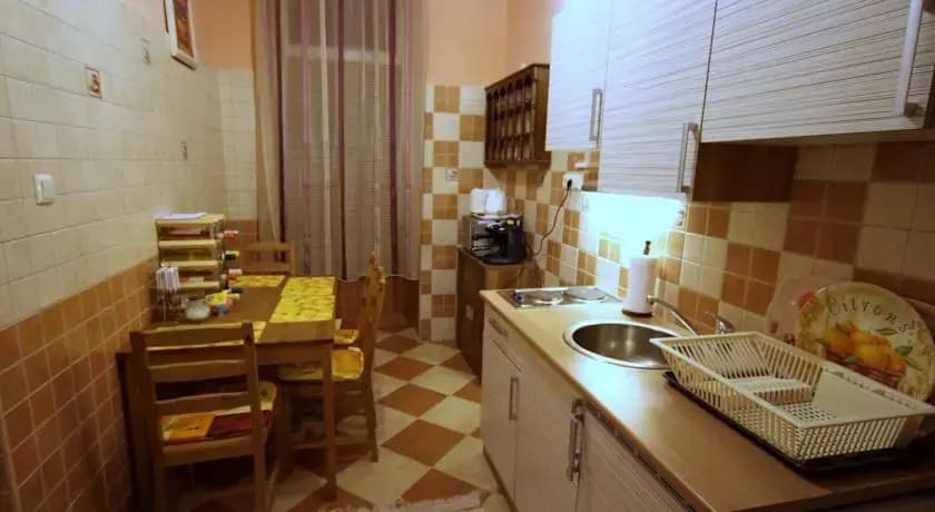 Garibaldi Apartman - photo 9