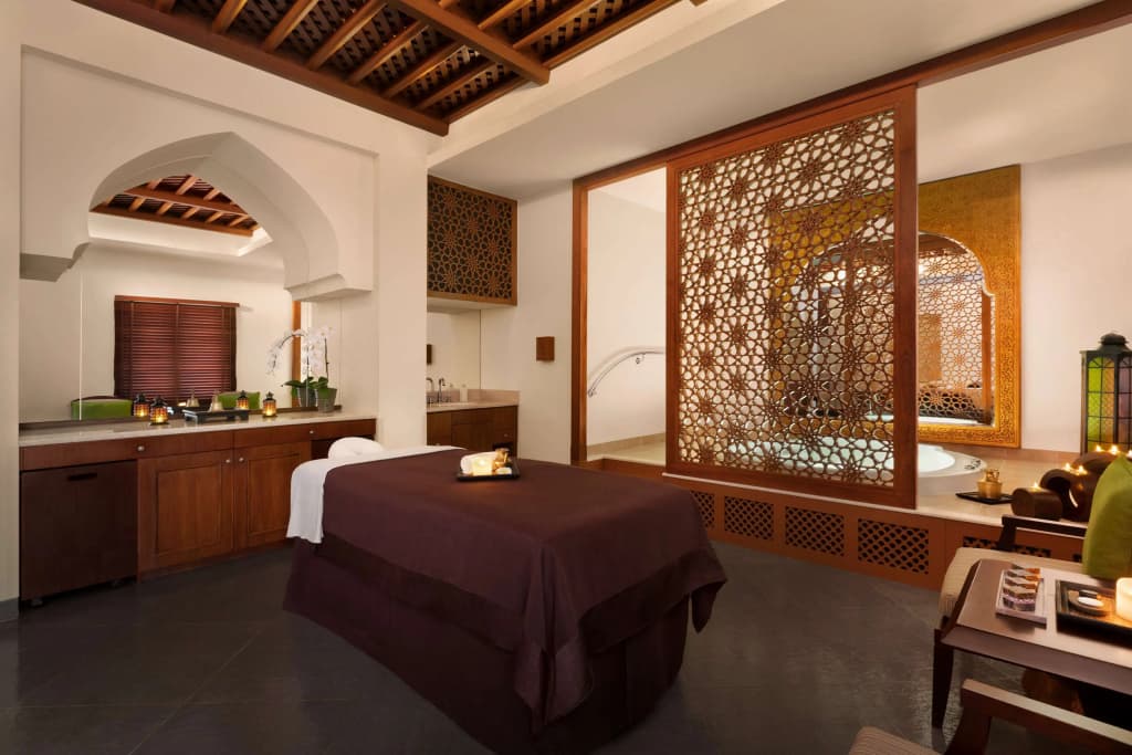 Hilton Muscat Al Bandar - photo 12