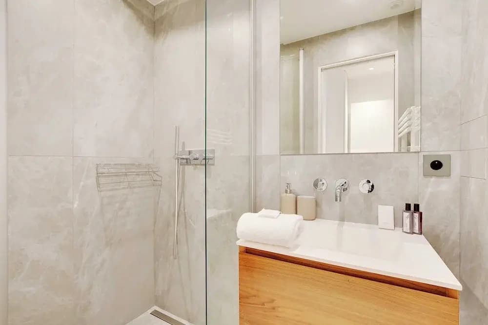 Passy / Eiffel Tower - Amazing 2BR With Garden - photo 9
