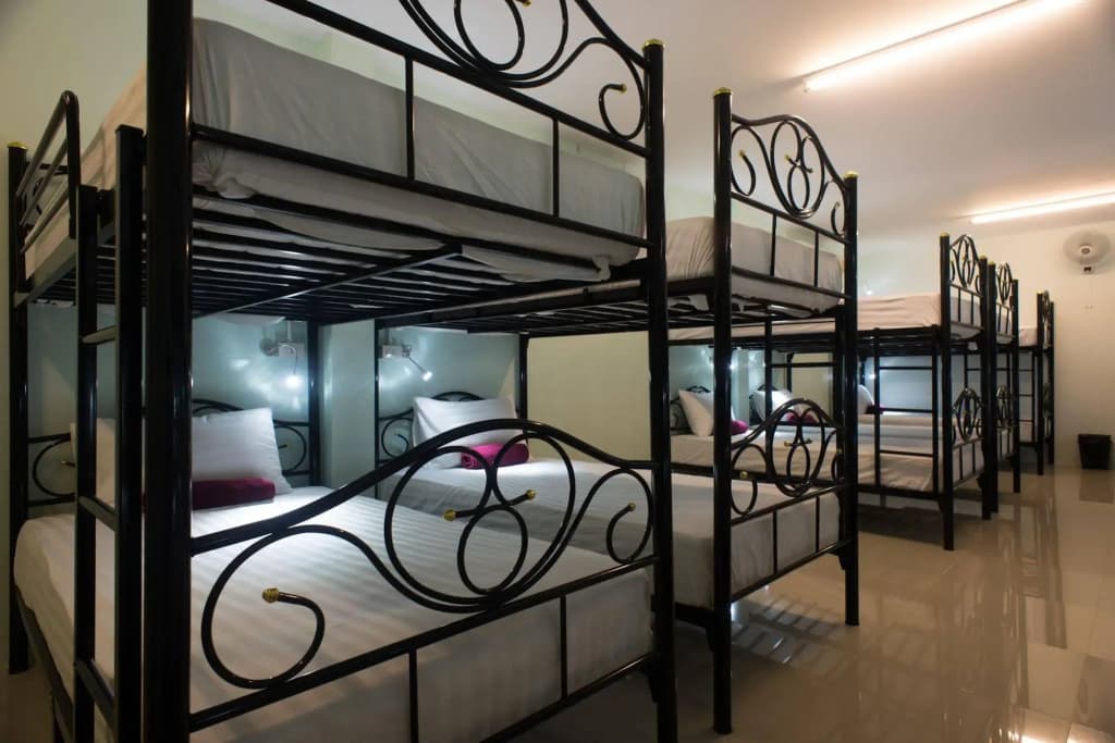 Plan B Hotel - Hostel - photo 12