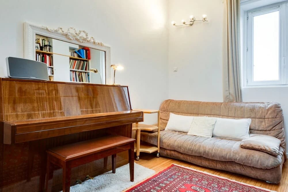 Book-lovers Abode in the 4th Arrondissement - photo 9