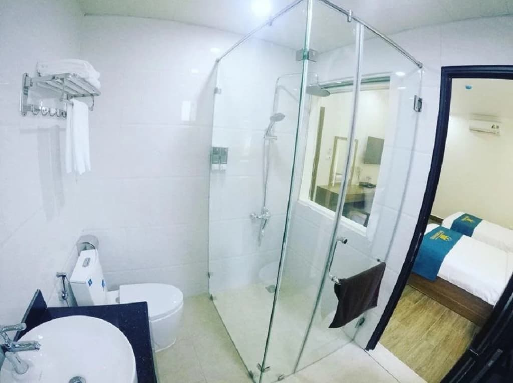 White Crown Hotel - photo 4