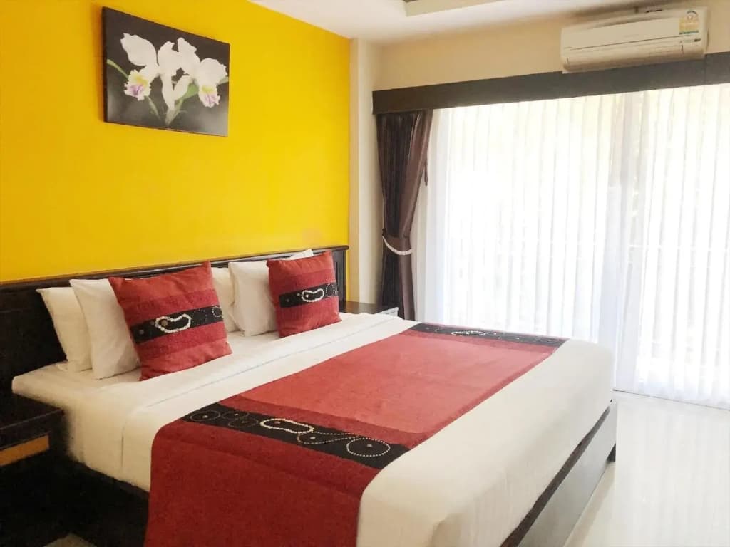 MM Hill Hotel - photo 24