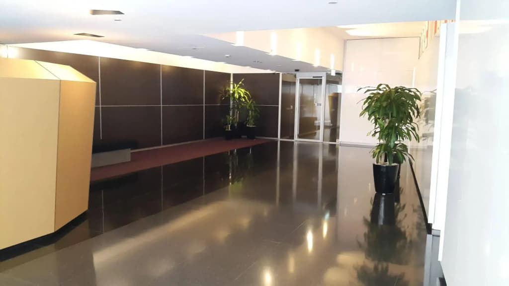 Dockland View Apartment - photo 10