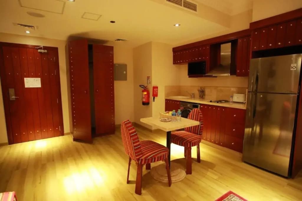 Al Liwan Suites Rawdat Al Khail - photo 13