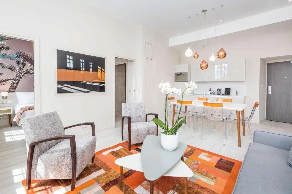 Palais Saleya Apartment & Suite - photo 17