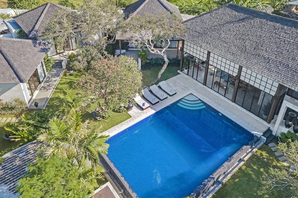 Finns Beach Villa Canggu - photo 12