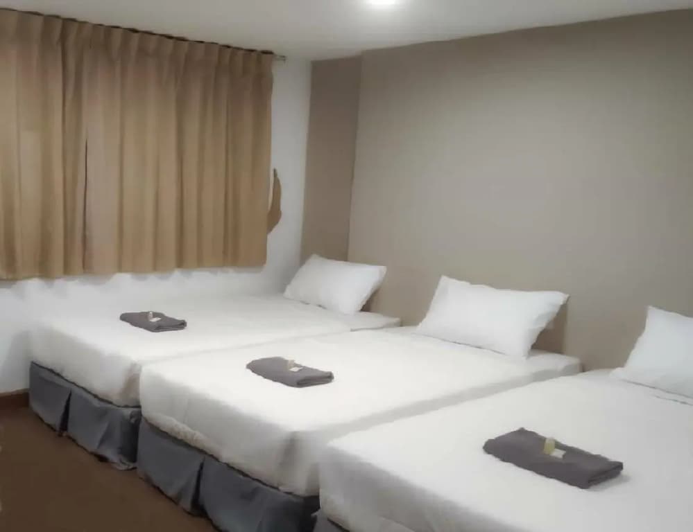 499 Hotel Ratchadapisek Bangkok - photo 2