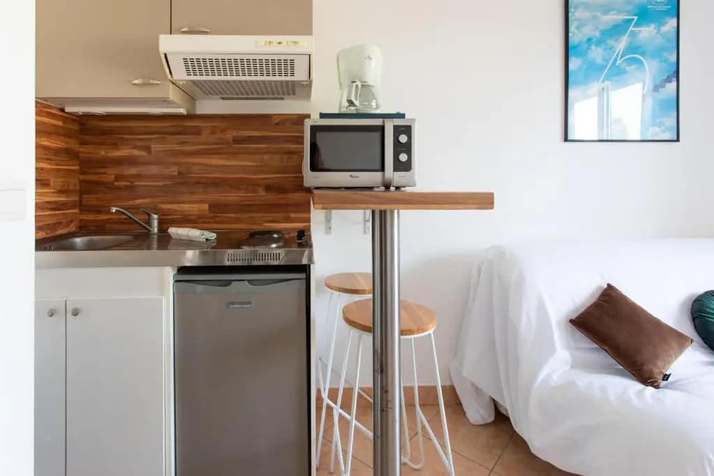 Nice Studio with balcony in quiet residence close to all amenities - photo 13