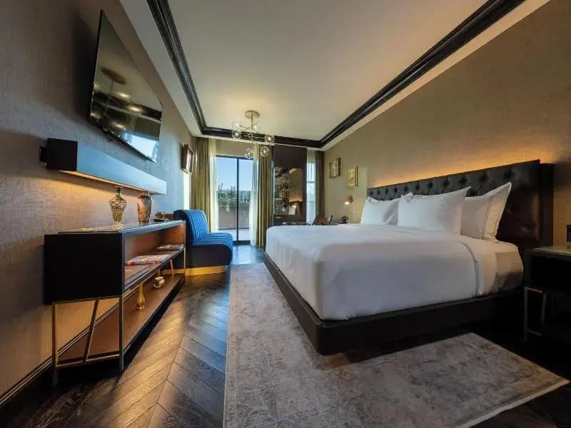 Whisky Hotel - photo 15