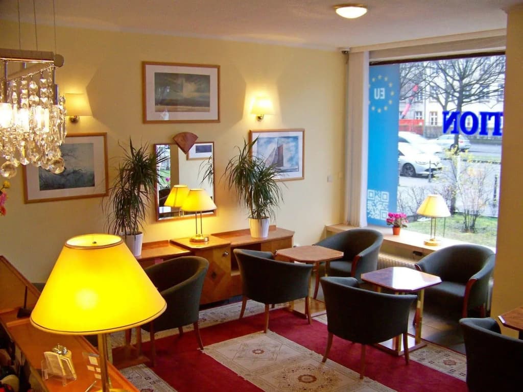 Hotel Amadeus Central - photo 2