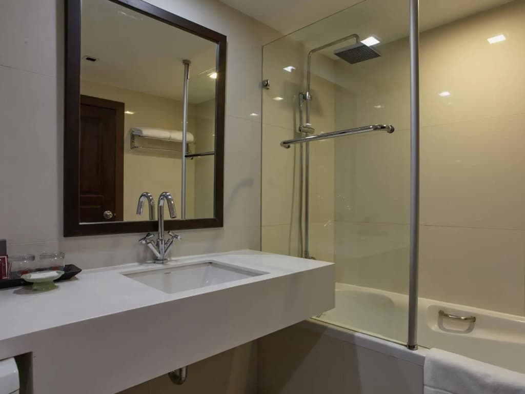 Royal Suite Hotel Bangkok - photo 10