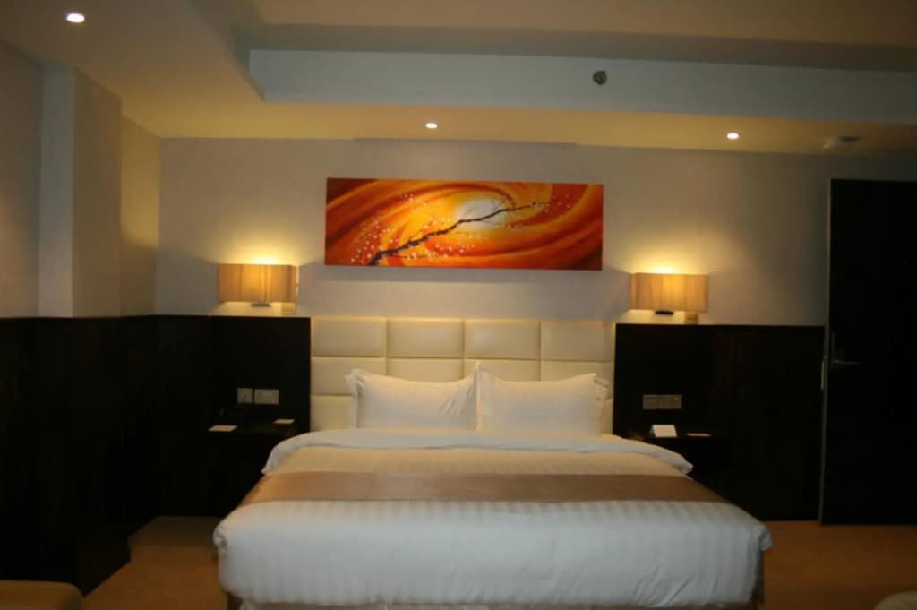 The Secure Inn Hotel - photo 21