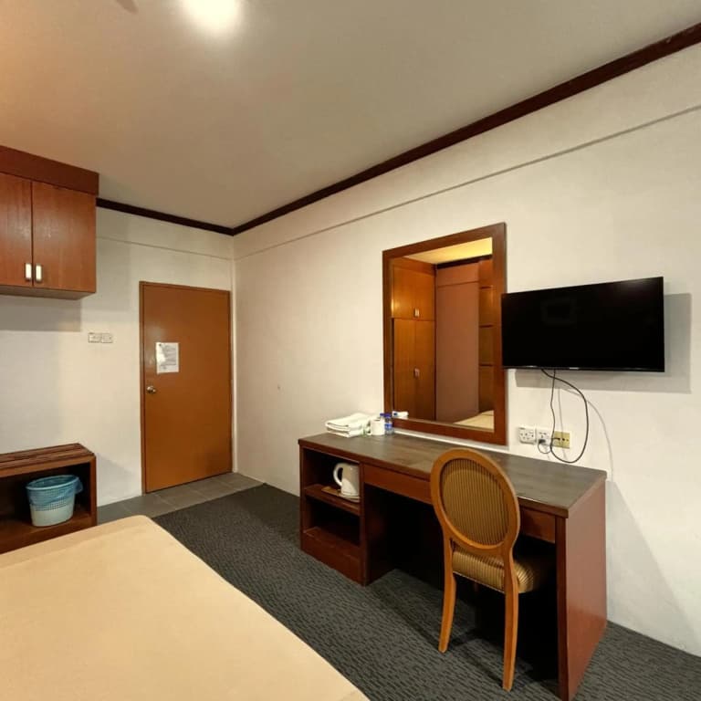 The Cool Point Hotel - photo 11