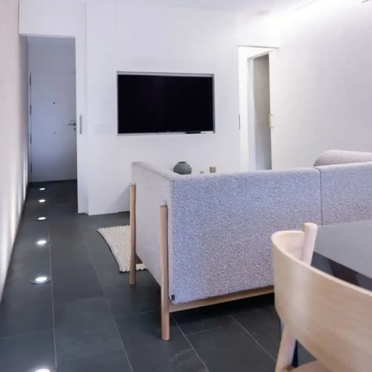 Ampersand - Bright 2-bedroom Apartment - photo 3