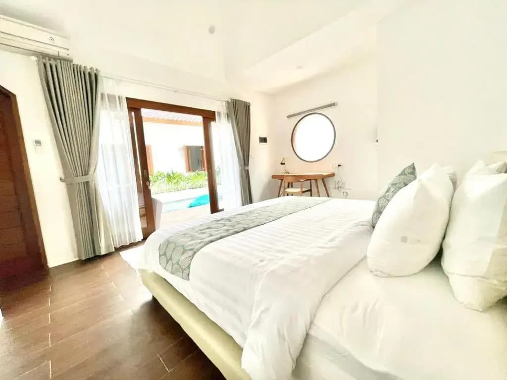 King Bed Pool Villa Paradise - North Seminyak - photo 2