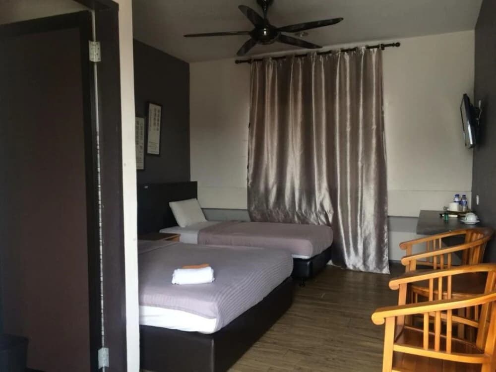Batu Pahat Hotel - photo 3