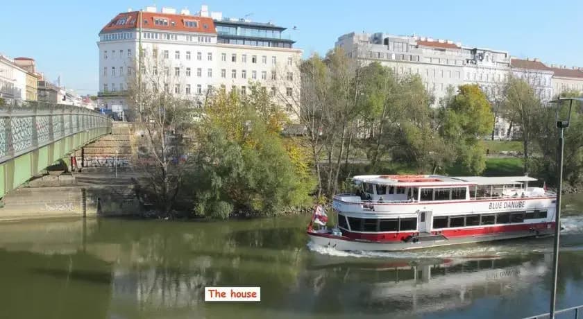Zentral mit Blick auf Donaukanal - photo 9