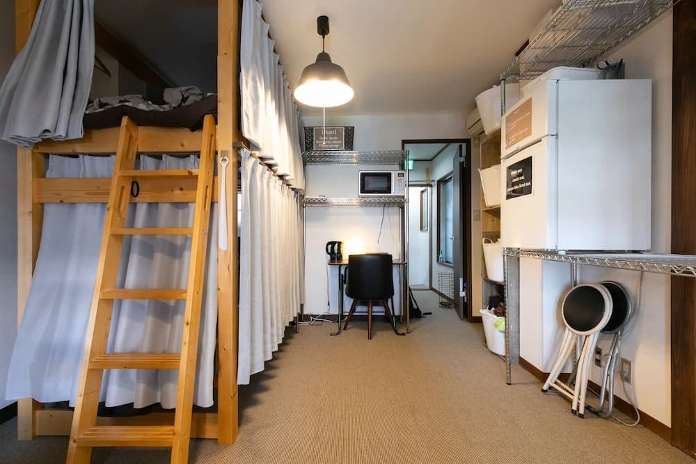 Top Edge Hostel - photo 11