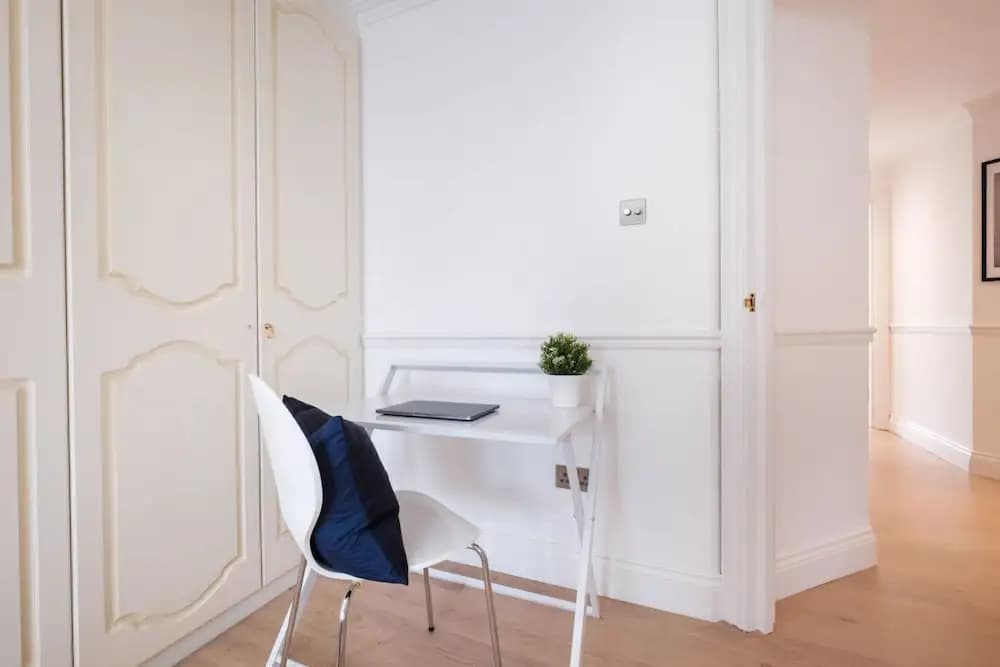Soho-Fitzrovia 1BR London Apartment - photo 1
