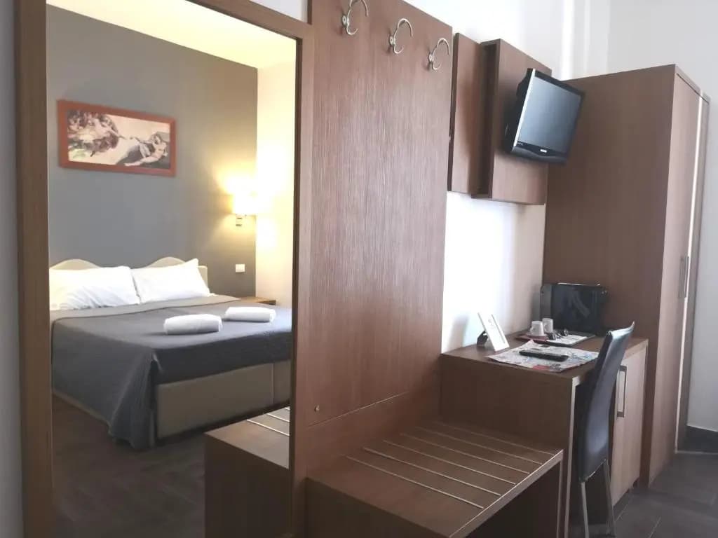 Rome Travellers Hotel - photo 2