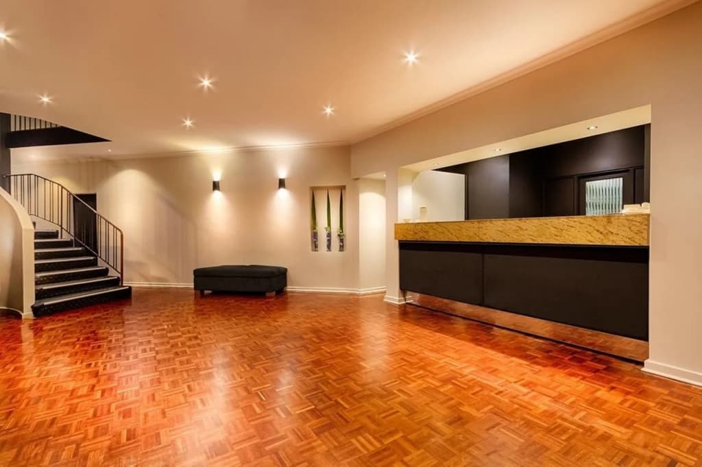 Crest on Barkly Serviced Apartments - photo 10