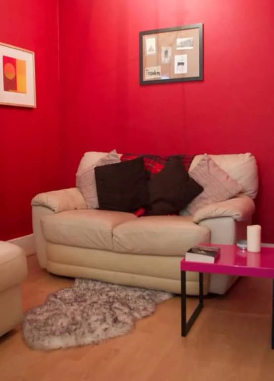 1 Bed Flat In City Centre - photo 4