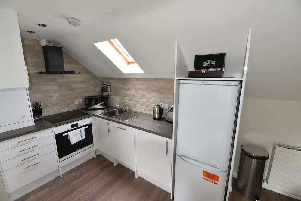 First - Seagate House Apartment - photo 14