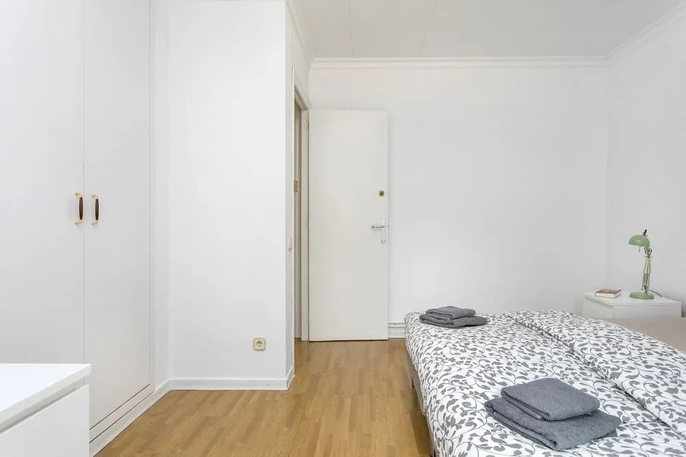 Stunning Apartment Bruc - photo 12