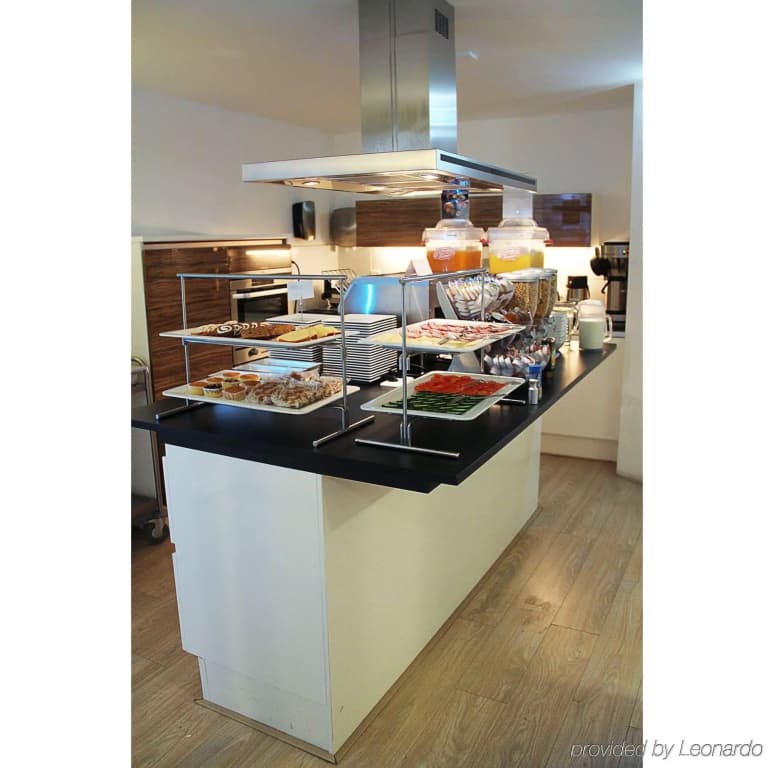 Hotel Iris - photo 12