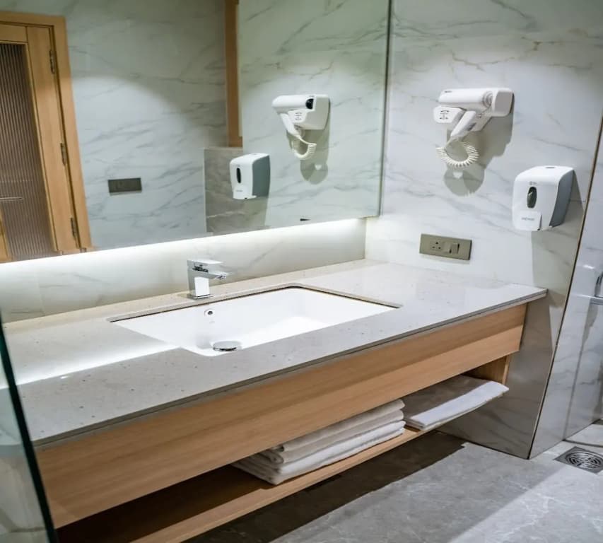 East Park Inn - photo 10