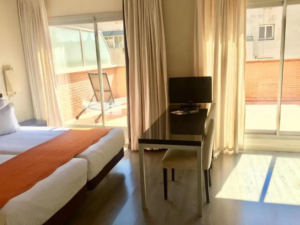 Suites Viena Plaza De Espana Hotel - photo 12