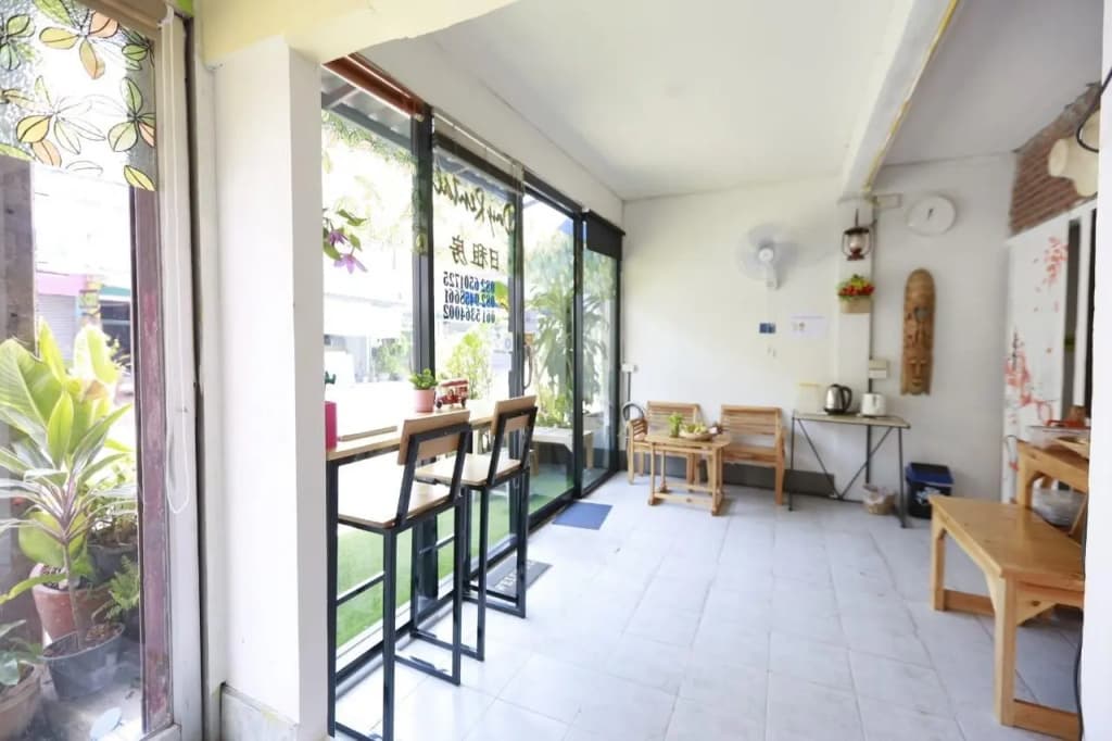 D House Hostel - photo 2